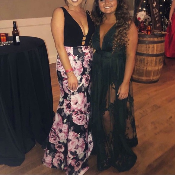 Formal/prom dress - Picture 2 of 3